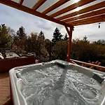 Chillinn Bikaver 게스트하우스 4*